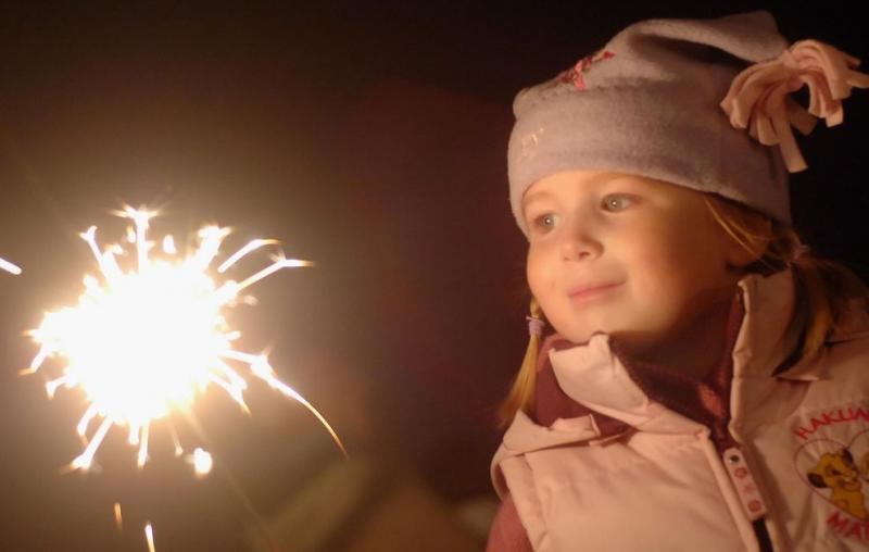 Ура, каникулы! Пиротехника, которую можно запускать с детьми - Верея | vereya.salutsklad.ru